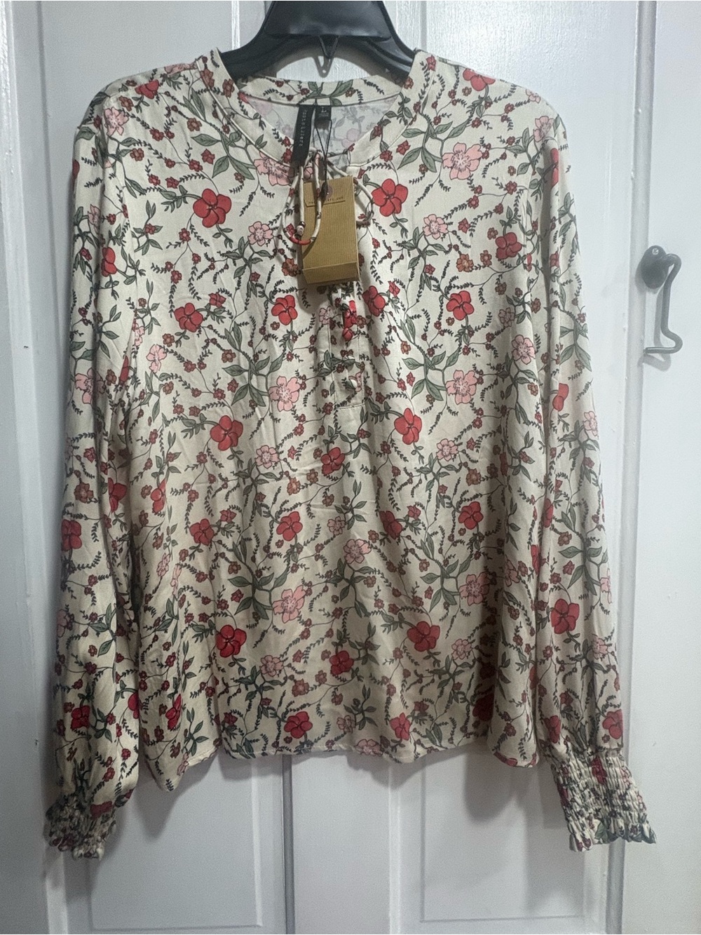 knot sisters Cream Floral Long-Sleeve Blouse with Red & Pink Flowers